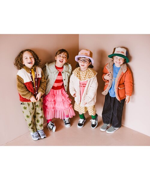 p.premier（ピードットプルミエ）の「イロチ買いしたいオーバーサイズロゴトレーナー（スウェット・キッズ・チャコール/ブラウン/ピンク/ブルー/オフホワイト・80/90/100/110/120/130/140）」の10枚目の写真