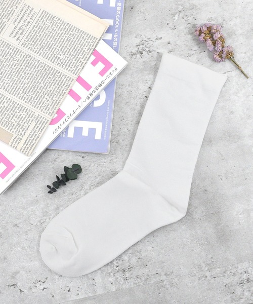 styiro（スタイロ）の「【ZOZO限定35色展開】春夏秋冬選べるカラーソックス（ソックス/靴下・レディース・ホワイト系3/ブラウン系3/グリーン系1/グリーン系3/ブルー系2/ブルー系4/パープル系2/イエロー系2/ホワイト系1/ホワイト系2/ブラック/ブラウン系1/ブラウン系2/パープル系3/パープル系4/パープル系5/モカ/ベージュ/グリーン系4/グリーン系5/ブルー系1/イエロー系1/ピンク系1/ピンク系2/ピンク系3/ピンク系4/オレンジ/ダークブラウン/グリーン系2/ブルー系3/ブルー系5/パープル系1/イエロー系3/ピンク系5/イエロー系4・FREE）」の2枚目の写真