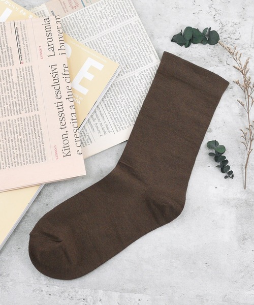 styiro（スタイロ）の「【ZOZO限定35色展開】春夏秋冬選べるカラーソックス（ソックス/靴下・レディース・ホワイト系3/ブラウン系3/グリーン系1/グリーン系3/ブルー系2/ブルー系4/パープル系2/イエロー系2/ホワイト系1/ホワイト系2/ブラック/ブラウン系1/ブラウン系2/パープル系3/パープル系4/パープル系5/モカ/ベージュ/グリーン系4/グリーン系5/ブルー系1/イエロー系1/ピンク系1/ピンク系2/ピンク系3/ピンク系4/オレンジ/ダークブラウン/グリーン系2/ブルー系3/ブルー系5/パープル系1/イエロー系3/ピンク系5/イエロー系4・FREE）」の6枚目の写真