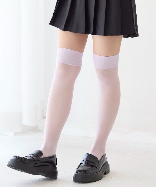 tutuanna(チュチュアンナ)の「伝線しにくい30デニールオーバーニー丈(タイツ/ストッキング・レディース・ホワイト/ラベンダー/エンジ/スモークピンク/ブラック・M)」の3枚目の写真