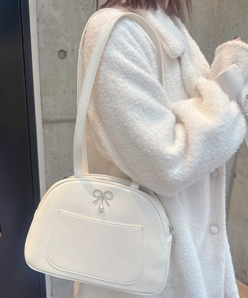 couture BY ROJITA（クチュールバイロジータ）の「ビジュリボンボストンバッグ（ボストンバッグ・レディース・レッド/アイボリー/ブラック・FREE）」の2枚目の写真