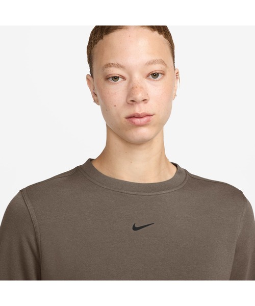 NIKE（ナイキ）の「ナイキ NIKE ナイキ  ワン DF LBR L/S クルー（スウェット・レディース・ブラック/ブラウン/スモークピンク・S/M/L/XL）」の5枚目の写真