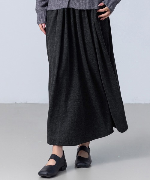 DAY CLOSET(デイ クローゼット)の「【ウエスト全周ゴム】スウェットライク フレア スムース ニット スカート レディース(スカート・レディース・ブラック/ベージュ/グレー・M/S/L)」の4枚目の写真