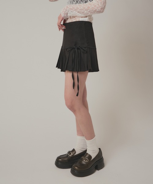 BLANK (ブランク)の「▲Waist Switching Pleats Mini Skirt/ウエスト切り替えプリーツミニスカート(スカート・レディース・グレー/ブラック・FREE)」の8枚目の写真