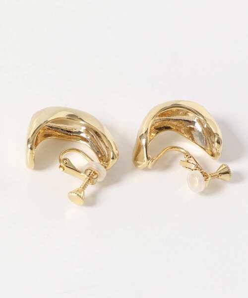 SMELLY（スメリー）の「ニュアンスワイドフープイヤリング（イヤリング・レディース・シルバー/ゴールド・-）」の8枚目の写真