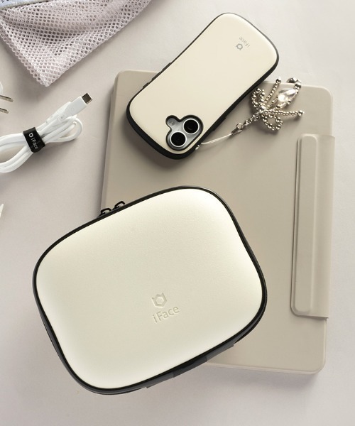 iFace(アイフェイス)の「iFace First Class KUSUMI マルチポーチ ガジェットポーチ(ポーチ・レディース・ブラック/アイボリー/グレイッシュブルー・FREE)」の16枚目の写真