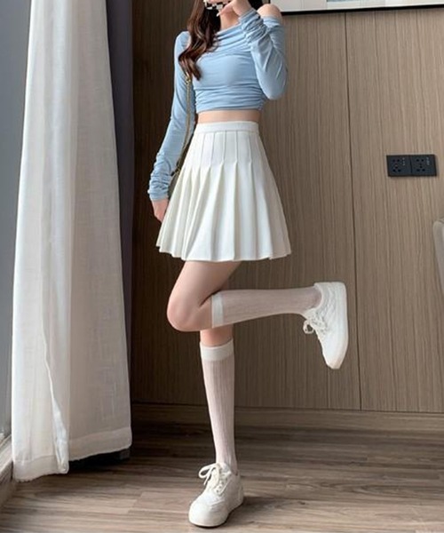 leune（ルネ）の「プリーツミニスカート/スカパン（スカート・レディース・ホワイト/ブラック・SMALL/MEDIUM）」の3枚目の写真