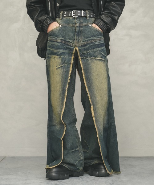 Shoowtime(ショウタイム)の「Vintage Wash Fringe Flap Drape Wide Straight Denim Pants / ビンテージウォッシュフリンジフラップドレープワイドストレートデニムパンツ(デニムパンツ・メンズ・ブルー系/ブラック系・X-LARGE/LARGE/MEDIUM)」の2枚目の写真