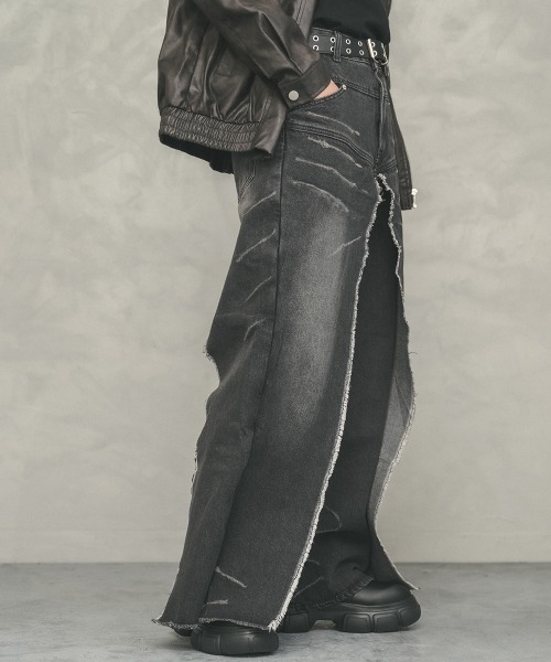 Shoowtime(ショウタイム)の「Vintage Wash Fringe Flap Drape Wide Straight Denim Pants / ビンテージウォッシュフリンジフラップドレープワイドストレートデニムパンツ(デニムパンツ・メンズ・ブルー系/ブラック系・X-LARGE/LARGE/MEDIUM)」の9枚目の写真