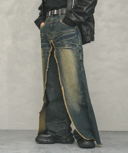 Shoowtime(ショウタイム)の「Vintage Wash Fringe Flap Drape Wide Straight Denim Pants / ビンテージウォッシュフリンジフラップドレープワイドストレートデニムパンツ(デニムパンツ・メンズ・ブルー系/ブラック系・X-LARGE/LARGE/MEDIUM)」の3枚目の写真
