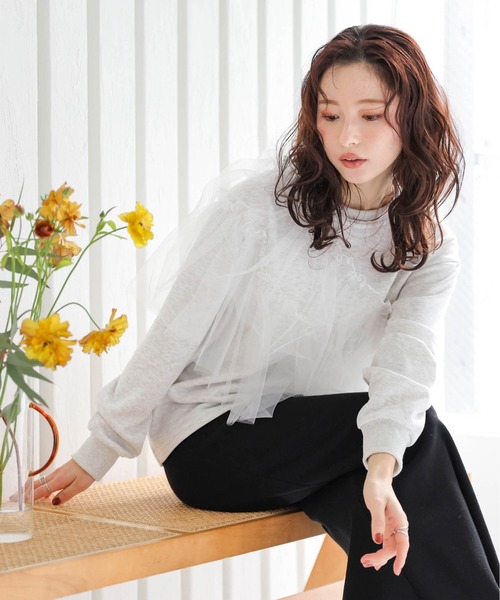 AMELY(エミリー)の「チュールドッキング プルオーバー(スウェット・レディース・オートミール/グレー/ブラック・フリー)」の5枚目の写真