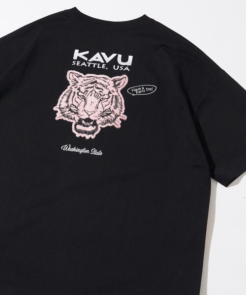 FREAK'S STORE(フリークスストア)の「限定展開 KAVU×FREAK'S STORE/カブ― 別注 アニマル刺繍ワッペン クルーネック Tシャツ(Tシャツ/カットソー・メンズ・スミクロ/ホワイト系その他2/ブラック/ホワイト系その他/ホワイト/グレイッシュベージュ・SMALL/MEDIUM/LARGE)」の4枚目の写真