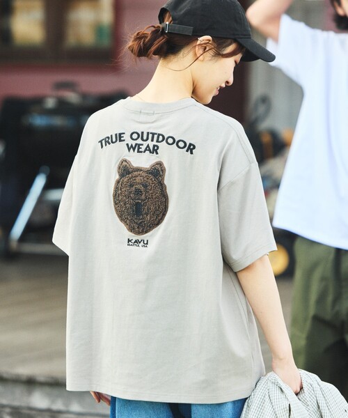 FREAK'S STORE(フリークスストア)の「限定展開 KAVU×FREAK'S STORE/カブ― 別注 アニマル刺繍ワッペン クルーネック Tシャツ(Tシャツ/カットソー・メンズ・スミクロ/ホワイト系その他2/ブラック/ホワイト系その他/ホワイト/グレイッシュベージュ・SMALL/MEDIUM/LARGE)」の10枚目の写真