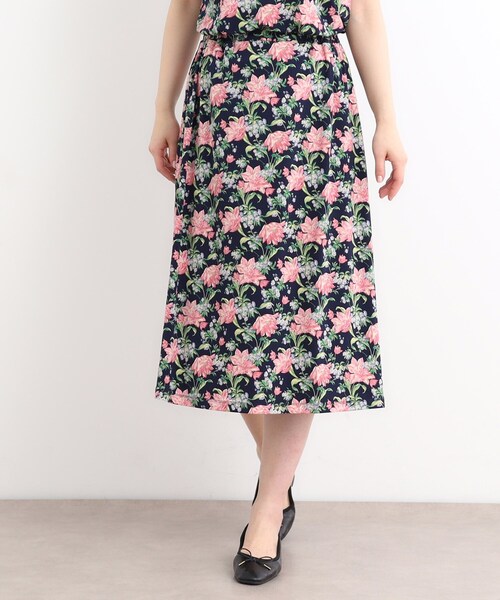 LAURA ASHLEY(ローラアシュレイ)の「【洗える/ジャージ素材/同柄アイテムあり】シャーボーン柄スカート(スカート・レディース・ネイビー系/パープル系5・38/40)」の2枚目の写真