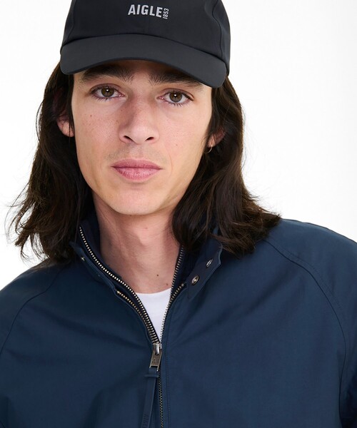 AIGLE（エーグル）の「速乾 UVカット ドライライトウェイト ジップブルゾン（ブルゾン・メンズ・ベージュ/ダークブルー・S/M/L）」の7枚目の写真