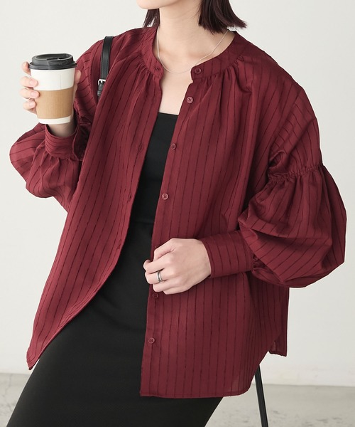 BONLECILL（ボンルシール）の「2Wayモールストライプボリュームスリーブバンドカラーシャツ（シャツ/ブラウス・レディース・ボルドー/オレンジ/モカ/グレー/ブラック/アイボリー・FREE）」の5枚目の写真