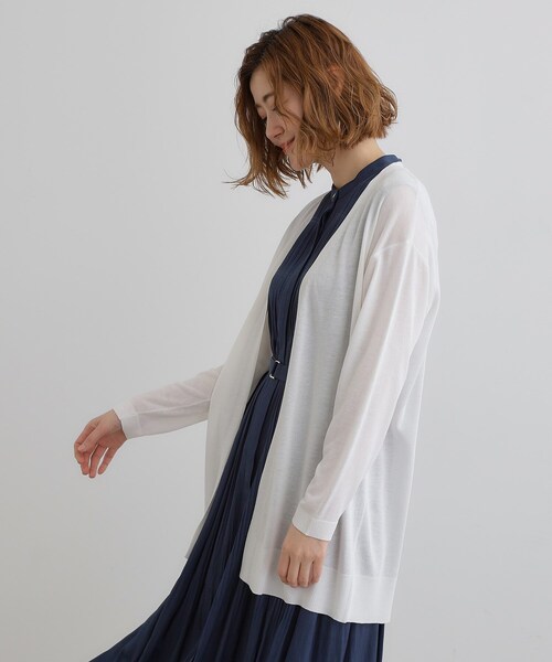 grove(グローブ)の「【接触冷感/UVカットetc】夏に嬉しい機能付き!ベーシックロングカーディガン(カーディガン/ボレロ・レディース・ナチュラル/ブラック/ダークブラウン/ライトグレー/オフホワイト・01/02/03/04/05)」の7枚目の写真