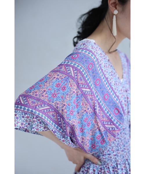 cawaii(カワイイ)の「可愛らしい小花柄のウエストシャーリングXラインロングワンピース(ワンピース・レディース・パープル・FREE)」の12枚目の写真