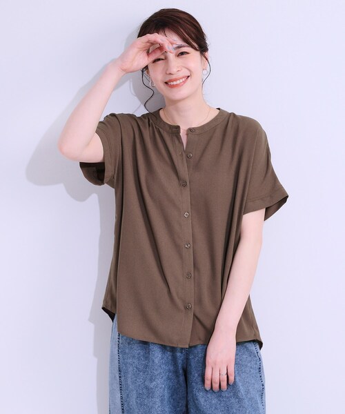 SHOO・LA・RUE（シューラルー）の「【洗える/プチプラ】大人の抜け感をプラスする バンドカラーシャツ（シャツ/ブラウス・レディース・ブラウン系/ブラック/ライトグレー/ブルーグリーン・04/01/02/03）」の5枚目の写真