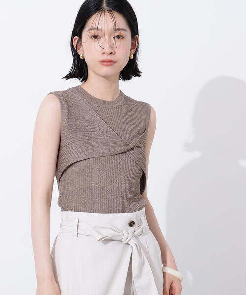 N.（N. Natural Beauty Basic）（エヌエヌナチュラルビューティーベーシック）の「フロントツイストリブニット（ニット/セーター・レディース・チャコールグレー/ライトイエロー/ベージュ・MEDIUM）」の3枚目の写真