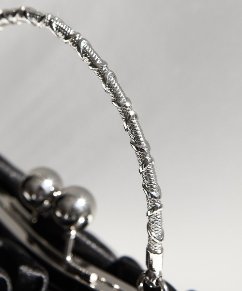 Leja（レジャ）の「【LEJA】サテンローズバッグ結婚式 パーティー 成人式 二次会 同窓会 お呼ばれ オケージョン 20代 30代（ハンドバッグ・レディース・ブラック・FREE）」の5枚目の写真