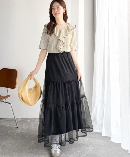 classicalelf(クラシカルエルフ)の「一枚で華やか、なのに気取らない。透かし編み ラッフルフリル 配色メロウ使い トップス(五分袖)(Tシャツ/カットソー・レディース・ライトグレー/ピンク/アイボリー/ブラック・LARGE/MEDIUM/SMALL/X-LARGE)」の6枚目の写真