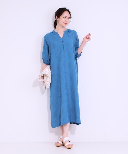SHOO・LA・RUE（シューラルー）の「【S-LL/綿100%】上品さ漂う フラワージャカード 5分袖ワンピース（ワンピース・レディース・ブルー/ホワイト/ブラック・03/02/01/04）」の9枚目の写真
