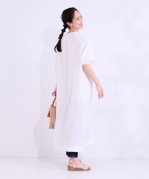 SHOO・LA・RUE（シューラルー）の「【S-LL/綿100%】上品さ漂う フラワージャカード 5分袖ワンピース（ワンピース・レディース・ブルー/ホワイト/ブラック・03/02/01/04）」の14枚目の写真