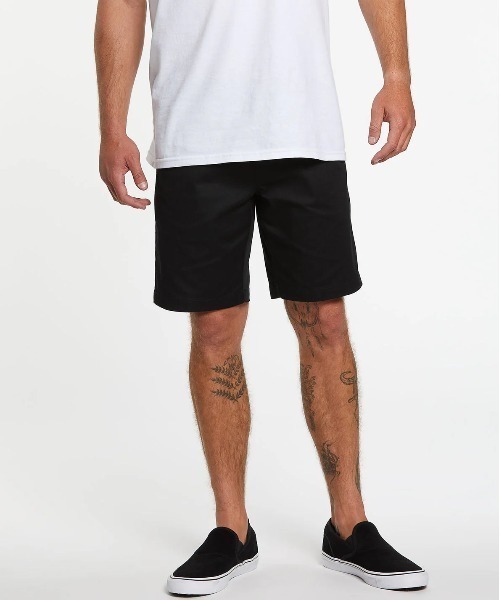 VOLCOM(ボルコム)の「【VOLCOM/ボルコム】Frickin Elastic Waist Shorts/ウエストゴムドローコード付きショートパンツ(その他パンツ・メンズ・ブラック/ダークカーキ・SMALL/MEDIUM/LARGE/X-LARGE)」の4枚目の写真