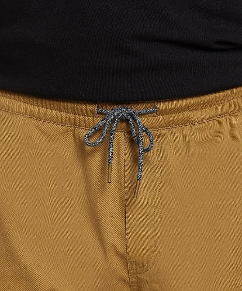 VOLCOM(ボルコム)の「【VOLCOM/ボルコム】Frickin Elastic Waist Shorts/ウエストゴムドローコード付きショートパンツ(その他パンツ・メンズ・ブラック/ダークカーキ・SMALL/MEDIUM/LARGE/X-LARGE)」の17枚目の写真
