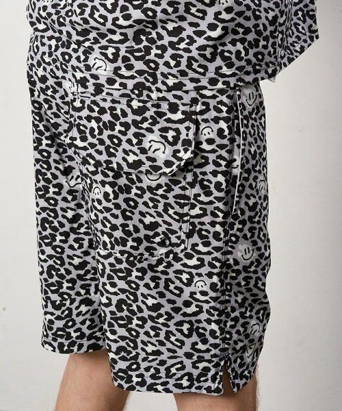 STUD MUFFIN(スタッドマフィン)の「STUD MUFFIN/スタッドマフィン/ストレッチサテン スマイリーレオパードボードショーツ(その他パンツ・メンズ・ブラック/イエロー・2/3/4)」の5枚目の写真