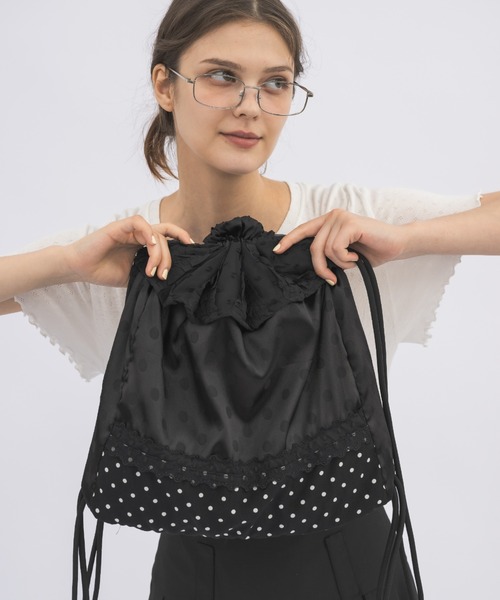 idem(イデム)の「lace frill knapsack / フリルナップザック(バックパック/リュック・レディース・アイボリー/ブラック/ホワイト/イエロー・FREE)」の8枚目の写真