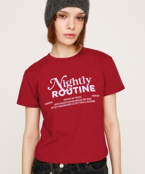 SLY(スライ)の「COMPACT LOGO PRINT T/SH コンパクト ロゴ プリント Tシャツ 半袖 夏服(Tシャツ/カットソー・レディース・ダークグレー/レッド/ホワイト/ブラウン/ネイビー・FREE)」の5枚目の写真