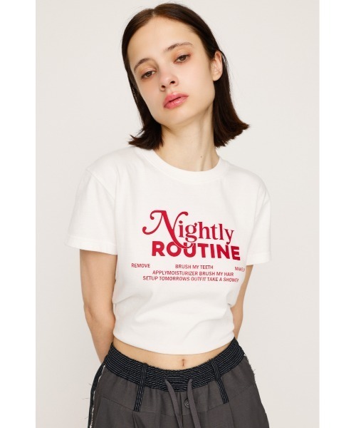 SLY(スライ)の「COMPACT LOGO PRINT T/SH コンパクト ロゴ プリント Tシャツ 半袖 夏服(Tシャツ/カットソー・レディース・ダークグレー/レッド/ホワイト/ブラウン/ネイビー・FREE)」の7枚目の写真