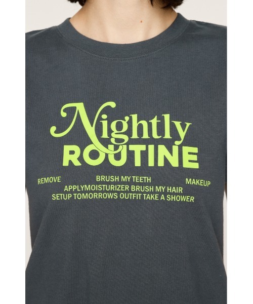 SLY(スライ)の「COMPACT LOGO PRINT T/SH コンパクト ロゴ プリント Tシャツ 半袖 夏服(Tシャツ/カットソー・レディース・ダークグレー/レッド/ホワイト/ブラウン/ネイビー・FREE)」の13枚目の写真