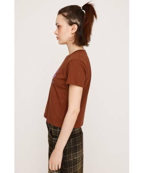 SLY(スライ)の「COMPACT LOGO PRINT T/SH コンパクト ロゴ プリント Tシャツ 半袖 夏服(Tシャツ/カットソー・レディース・ダークグレー/レッド/ホワイト/ブラウン/ネイビー・FREE)」の17枚目の写真