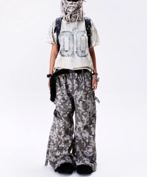 COZY WORLDWIDE（コージーワールドワイド）の「【Cozy world Wide】"005 CHAOS DREAM" WAXED T SHIRT / 【コージーワールドワイド】ナンバープリントダーティー半袖Tシャツ（Tシャツ/カットソー・メンズ・ベージュ・L/M）」の3枚目の写真