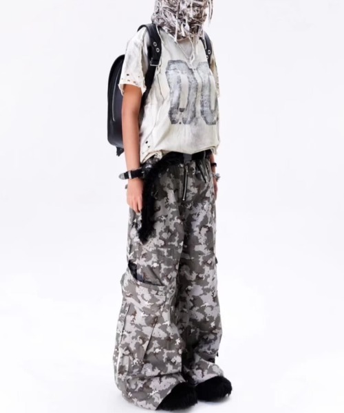 COZY WORLDWIDE（コージーワールドワイド）の「【Cozy world Wide】"005 CHAOS DREAM" WAXED T SHIRT / 【コージーワールドワイド】ナンバープリントダーティー半袖Tシャツ（Tシャツ/カットソー・メンズ・ベージュ・L/M）」の4枚目の写真