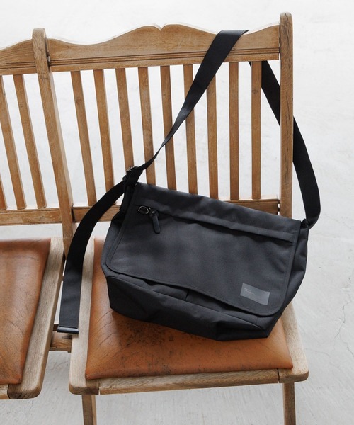 GLOBAL WORK(グローバルワーク)の「キャンバスメッセンジャー/キッズ/576713(ショルダーバッグ・キッズ・オフホワイト/ブラック・FREE)」の4枚目の写真