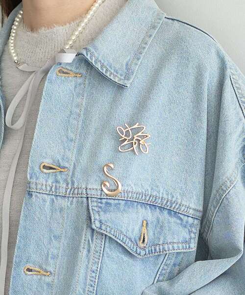 earth music&ecology（アースミュージックアンドエコロジー）の「emaeアナグラムブローチ（ブローチ/コサージュ・レディース・ゴールド/シルバー・FREE）」の5枚目の写真