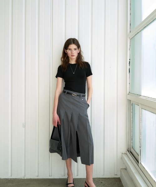 GENERAL IDEA(ジェネラルアイデア)の「GENERAL IDEA/ジェネラルアイディア crew neck shirring half TEE Tシャツ(Tシャツ/カットソー・レディース・ブラック/アイボリー/ブルー・S/M/L)」の18枚目の写真