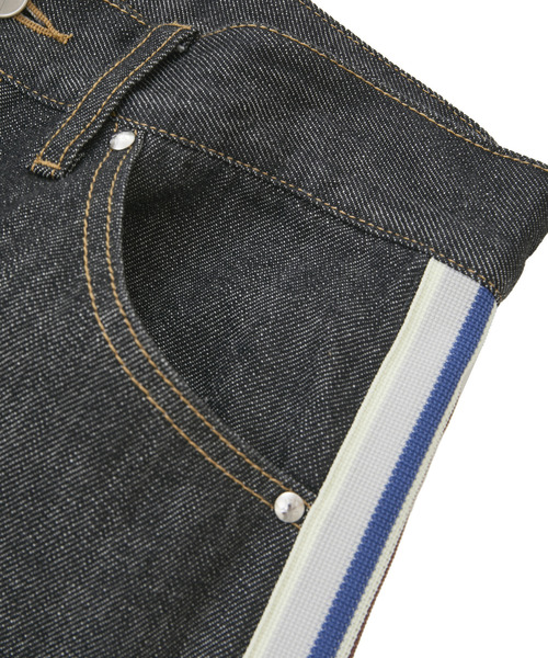 kotohayokozawa(コトハヨコザワ)の「【kotohayokozawa】SIDE LINE WIDE FLARE DENIM PANTS(デニムパンツ・レディース・ブラック/インディゴブルー/ライトブルー・MEDIUM/SMALL)」の10枚目の写真