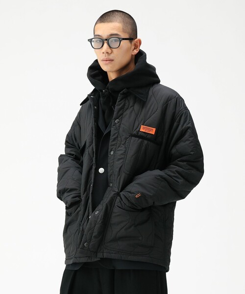 UNIVERSAL OVERALL（ユニバーサルオーバーオール）の「【別注】UNIVERSAL OVERALL / キルト カバー コーチジャケット（ブルゾン・メンズ・オリーブ/ブラック・LARGE/SMALL/X-LARGE/MEDIUM）」の8枚目の写真