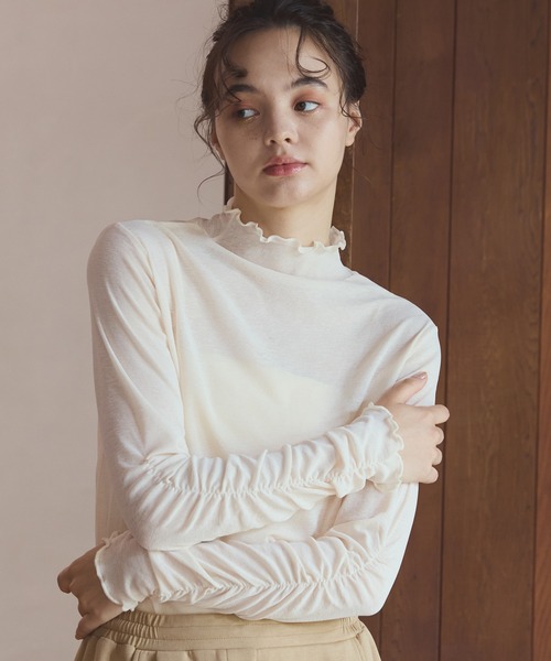 OLUN(オルン)の「Sheer mellow inner tops / シアーメロウインナートップス(Tシャツ/カットソー・レディース・ダークブラウン/テラコッタ/グリーン/ベージュ/アイボリー・FREE)」の7枚目の写真
