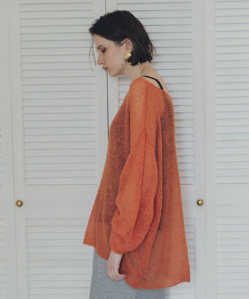 Editt by YECCA VECCA（エディットバイイェッカヴェッカ）の「袖シャーリングシアーニット（ニット/セーター・レディース・ベージュ/オレンジ/杢グレー・FREE）」の7枚目の写真