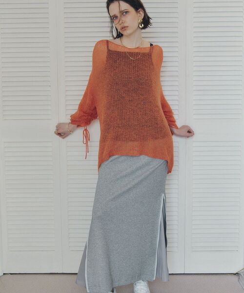 Editt by YECCA VECCA（エディットバイイェッカヴェッカ）の「袖シャーリングシアーニット（ニット/セーター・レディース・ベージュ/オレンジ/杢グレー・FREE）」の13枚目の写真