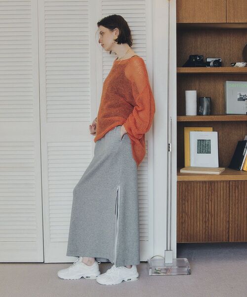 Editt by YECCA VECCA（エディットバイイェッカヴェッカ）の「袖シャーリングシアーニット（ニット/セーター・レディース・ベージュ/オレンジ/杢グレー・FREE）」の17枚目の写真