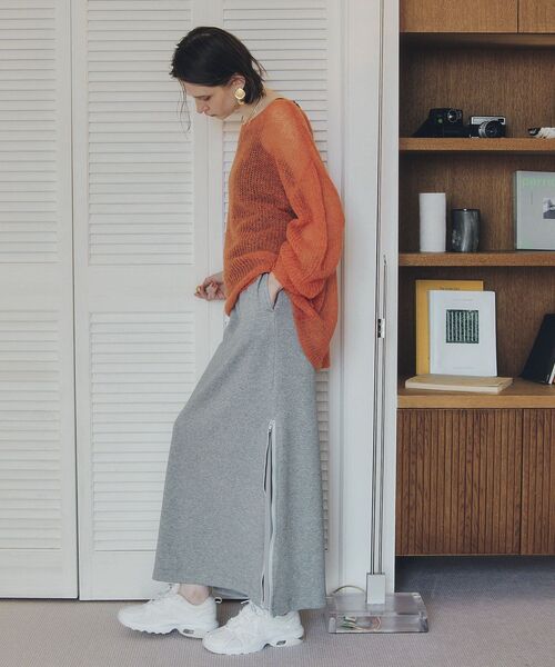 Editt by YECCA VECCA（エディットバイイェッカヴェッカ）の「袖シャーリングシアーニット（ニット/セーター・レディース・ベージュ/オレンジ/杢グレー・FREE）」の18枚目の写真