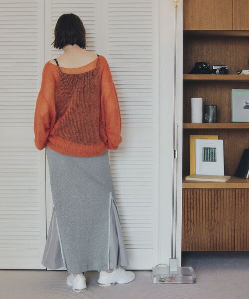 Editt by YECCA VECCA（エディットバイイェッカヴェッカ）の「袖シャーリングシアーニット（ニット/セーター・レディース・ベージュ/オレンジ/杢グレー・FREE）」の21枚目の写真