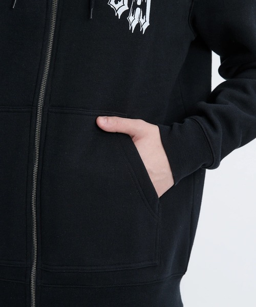RVCA(ルーカ)の「RVCA メンズ BENJ TIGER EYES ZIP HOODIE パーカー 【2025年秋冬モデル】/ルーカバックプリントジップアップパーカー・フーディー(パーカー・メンズ・ブラック・LARGE/X-LARGE/MEDIUM/SMALL)」の4枚目の写真